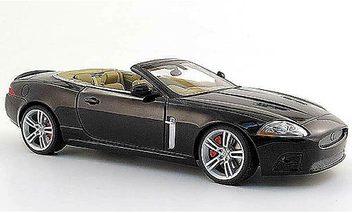 Jaguar XKR Cabriolet 1/18 Autoart zwart rechtslenker (rhd) 2006 modelauto