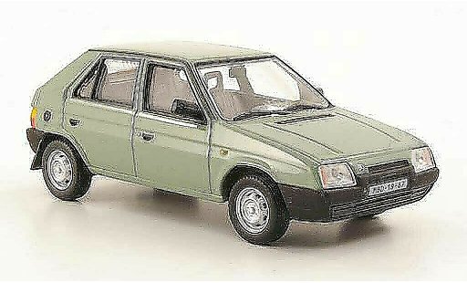 Skoda Favorit 136L 1/43 Abrex olijfgroen 1987 modelauto