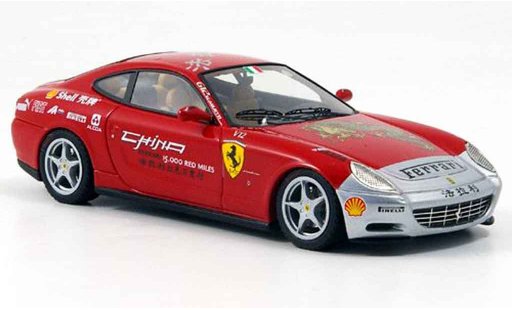 Ferrari 612 Scaglietti 1/43 Look Smart rood grijs metallic 15000 rood miles tour modelauto