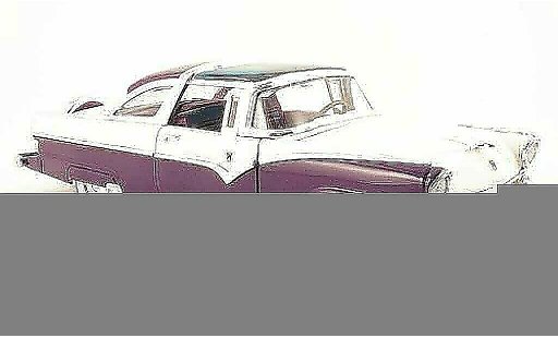 Ford Crown Victoria 1/18 Yat Ming lila/wit modelauto