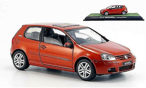 Volkswagen Golf Base 1/43 Schuco goal koper modelauto