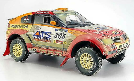 Mitsubishi Pajero Evolution 1/18 Solido mpr 11 met rallyespuren 2005 modelauto