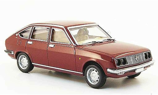 Lancia Beta berline 1/43 Pego sedan rood modelauto