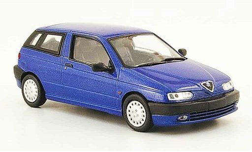 Alfa Romeo 145 berlina 1/43 Pego blauw 1995 modelauto