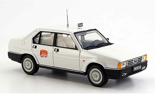 Alfa Romeo 90 polizia 1/43 Pego taxi mailand 1984 modelauto
