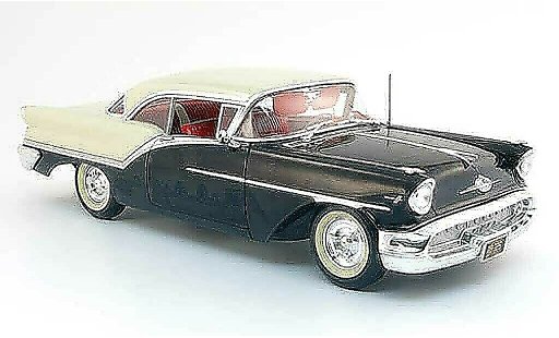 Oldsmobile Super 88 Base 1/18 Highway 61 zwart wit 1957 modelauto