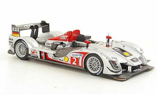 Audi R15 course 1/43 IXO 2009 TDI No.2 L.Luhr / M.Rockenfeller / M.Werner 24h Le Mans modelauto