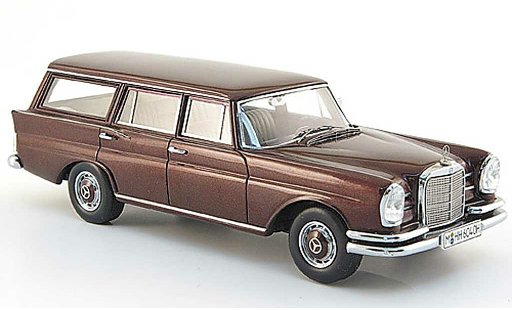 Mercedes 230 S 1/43 Spark Universal (W111) rood 1966 modelauto