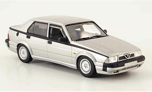 Alfa Romeo 75 3.0 v6 1/43 Minichamps america grijs metallic 1987 modelauto