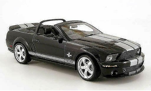 Shelby GT 500 2007 1/18 Shelby Collectibles cabriolet zwart avec bandes grijss modelauto