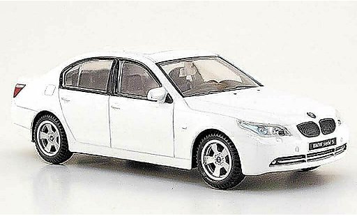 Bmw 535 berline 1/43 Mondo Motors E60 d wit modelauto