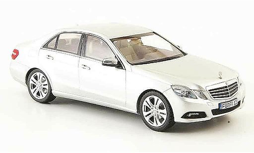 Mercedes Classe E Base 1/43 Schuco Sedan (W212) Avantgarde grijs metallic 2009 modelauto