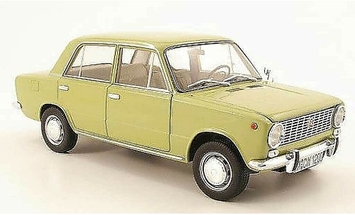 Lada 1200 Base 1/18 IST Models olijfgroen 1971 modelauto