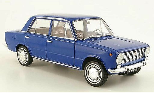 Fiat 124 Limousine 1/18 IST Models blauw 1966 modelauto