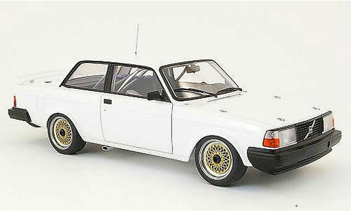 Volvo 240 Turbo 1/18 Autoart plain body wit 1985 jantes bbs geels modelauto