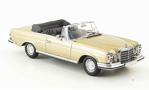 Mercedes 280 1970 1/43 Minichamps SE 3.5 Cabrio (W111) or MCW modelauto