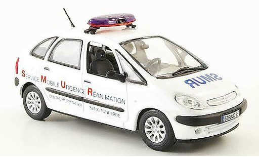 Citroen Xsara Picasso Picasso 1/43 Norev smur notarzt modelauto