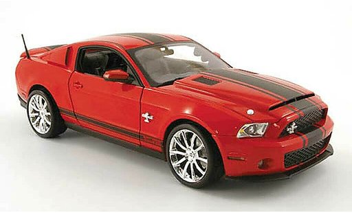 Shelby GT 500 2010 1/18 Shelby Collectibles super snake rood/matzwart modelauto