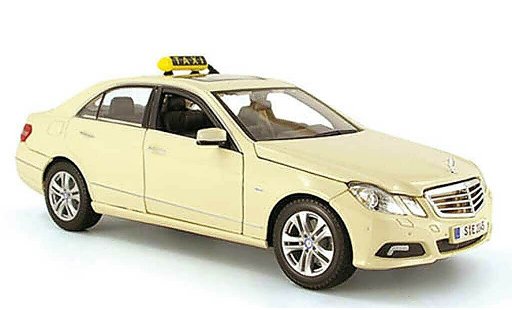 Mercedes Classe E Base 1/18 Maisto limousine (w 212) taxi (d) 2009 modelauto