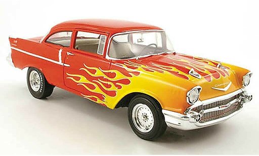Chevrolet Bel Air Coupe 1/18 Highway 61 1957 150 rood met flammendekor modelauto