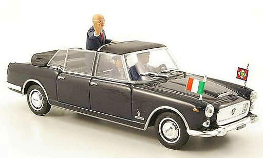 Lancia Flaminia Presidenziale 1/43 Starline G.Napolitano 2009 modelauto