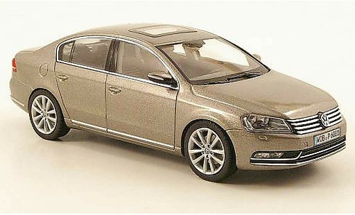 Volkswagen Passat B7 1/43 Schuco grijs 2010 modelauto