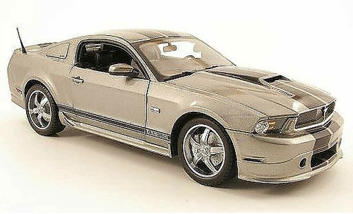 Shelby GT 350 2011 1/18 Shelby Collectibles grijs/zwart modelauto