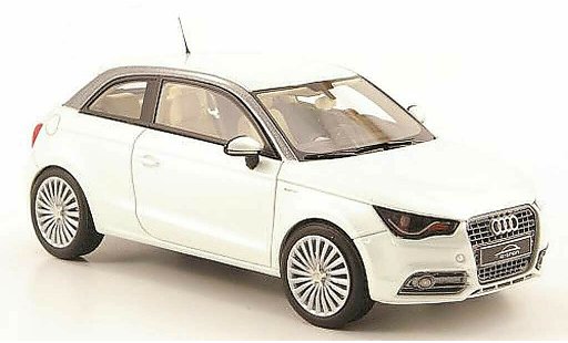 Audi A1 e-tron 1/43 Look Smart grijs groen modelauto