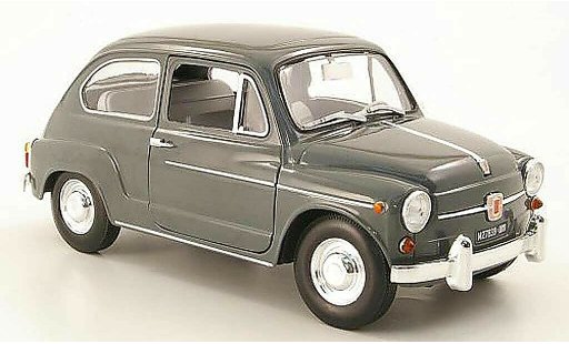 Fiat 600 D 1/18 Revell grijs modelauto