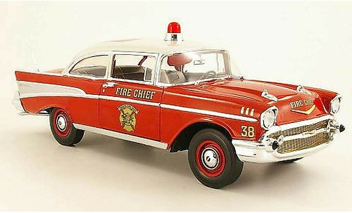 Chevrolet Bel Air Coupe 1/18 Highway 61 1957 Fire Chief Peosta Fire Dept. modelauto