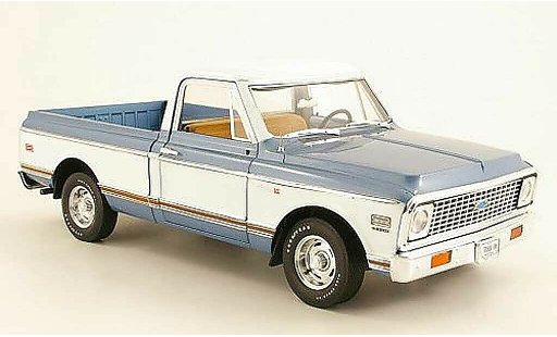 Chevrolet C-10 Pickup 1/18 Highway 61 Fleetside Pick Up blauw/wit 1972 modelauto