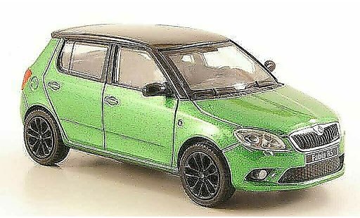 Skoda Fabia RS 1/43 Abrex II groen met zwartem dak en Felgen 2010 modelauto