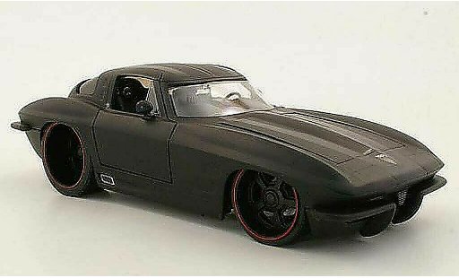 Chevrolet Corvette Stingray 1/18 Jada Toys C2 Stingrijs matzwart/zwart 1963 modelauto