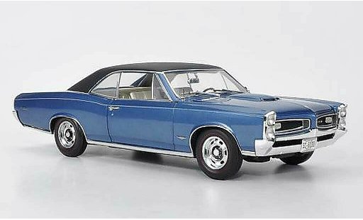 Pontiac GTO Hardtop 1/18 Highway 61 blauw/mat zwart 1966 modelauto