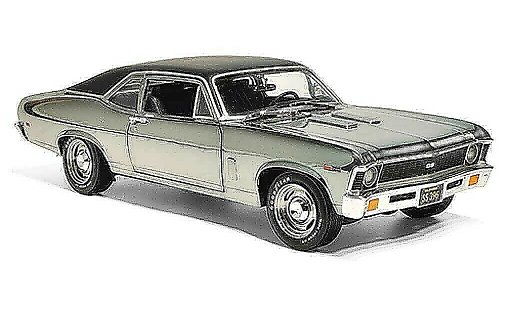 Chevrolet Nova SS 1/18 Ertl 1969 396 chrom/zwart modelauto