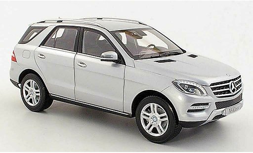 Mercedes Classe M Base 1/18 Minichamps (W166) ML grijs metallic 2011 modelauto