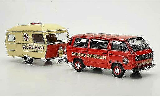 Volkswagen T3 A 1/43 Premium ClassiXXs Bus met Wohnanhanger Circus Roncalli modelauto
