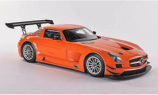 Mercedes SLS GT3 1/18 Minichamps AMG Street oranje 2011 modelauto