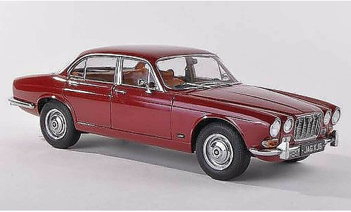 Jaguar XJ6 6 1/18 Paragon Series 1 2.8 zwart-rood LHD 1971 modelauto
