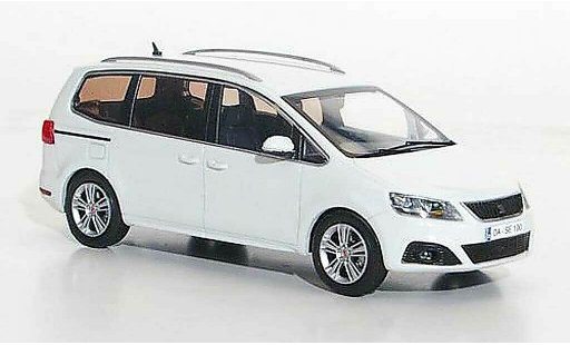 Seat Alhambra Base 1/43 Hachette wit 2010 modelauto