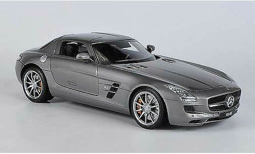 Mercedes SLS Coupe 1/18 Welly coupe AMG (C197) grijs modelauto