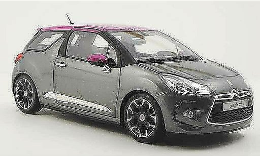 DS Automobiles DS3 Berline 1/18 Norev grijs/fuchsia 2011 modelauto