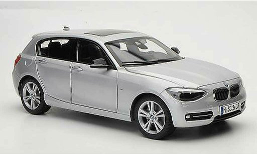 Bmw 114 F20 1/18 Paragon i grijs Funfturer 2011 modelauto
