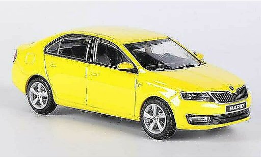 Skoda Rapid Base 1/43 Abrex geel 2012 modelauto