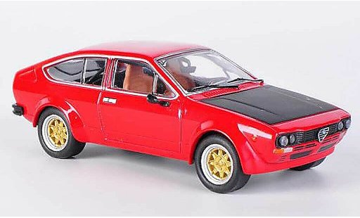 Alfa Romeo Alfetta gtv 2.0 1/43 M4 V Alfetta 2000 rood/matzwart 1976 modelauto