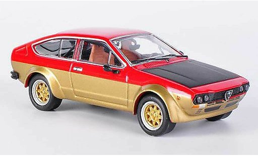 Alfa Romeo Alfetta gtv 2.0 1/43 M4 V Alfetta 2000 rood/gold/matzwart 1976 modelauto
