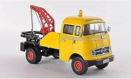 Mercedes L319 Abschleppwagen 1/43 Premium ClassiXXs L 319 geel modelauto