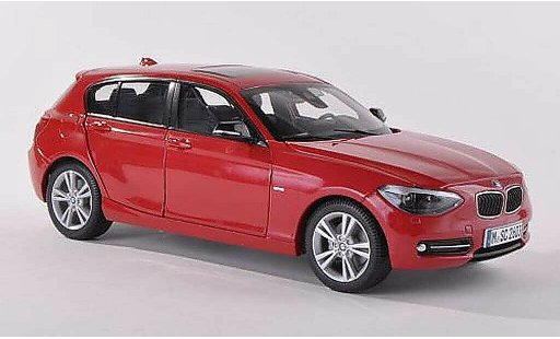Bmw 120 F20 1/18 Paragon d zwart-rood modelauto