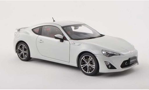 Toyota 86 2012 1/18 Autoart GT beperkt (Asian Version/RHD) wit modelauto