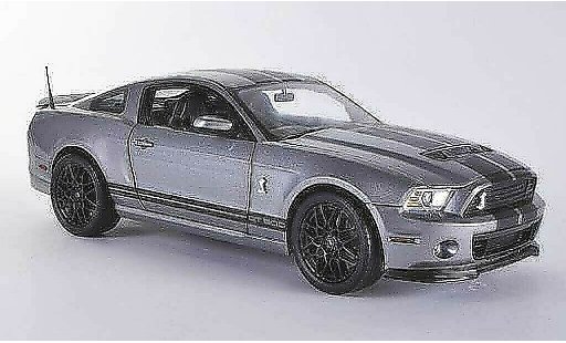 Shelby GT 500 Base 1/18 Shelby Collectibles grijs met zwarten strepen modelauto